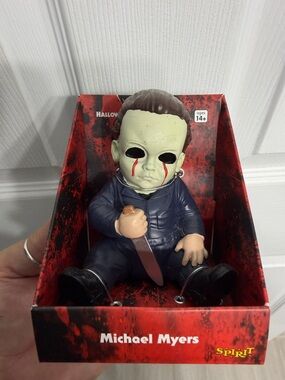 Spirit Michael Myers Figure - Cream Mask, Navy Outfit